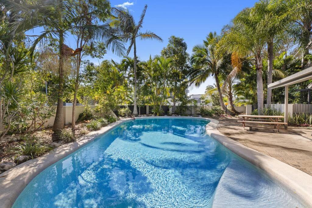 Stylish Townhouse, Private Courtyard Walk To Beach นูซาวิลล์ ภายนอก รูปภาพ