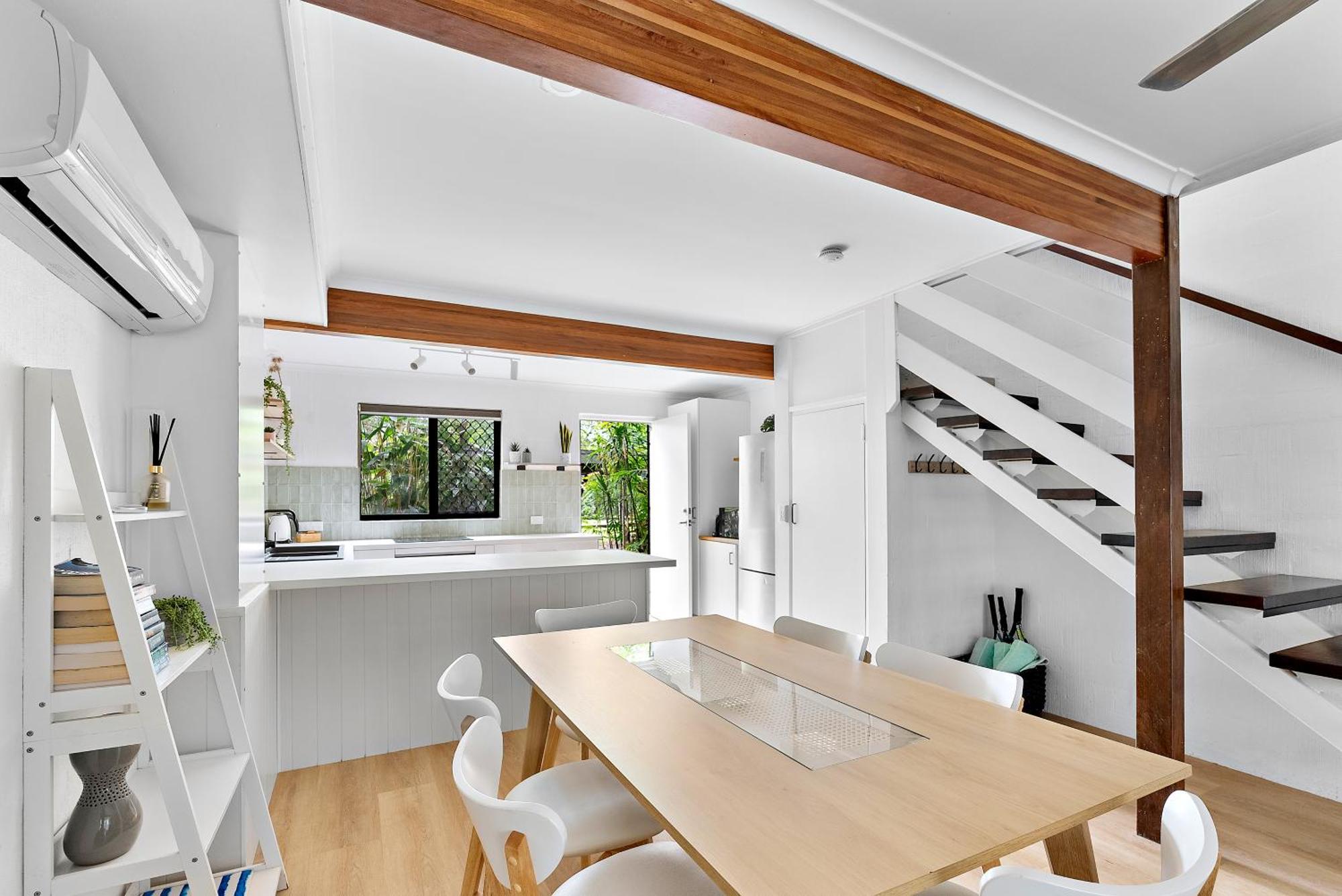 Stylish Townhouse, Private Courtyard Walk To Beach นูซาวิลล์ ภายนอก รูปภาพ